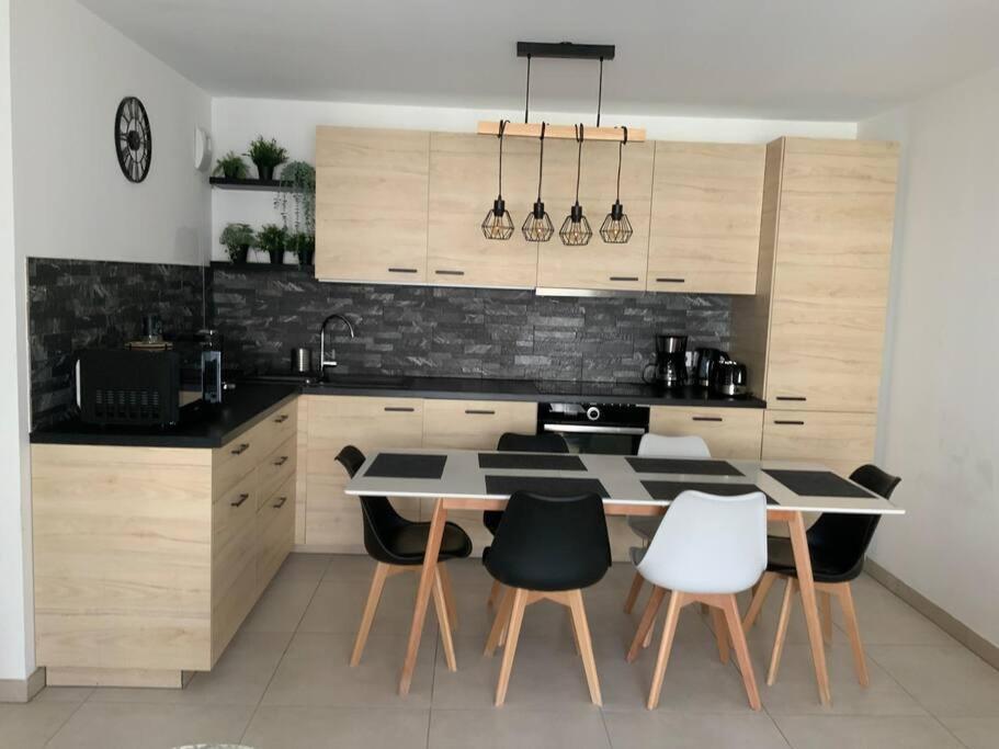 Logement Cosy Climatise Avec Parking Aix-en-Provence Kültér fotó